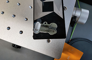 Fiber laser marking machine mark on metal dog tag with laser generator 20W 30W 50W